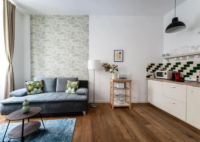 Sleek 1br Flat Near Center By Hm *