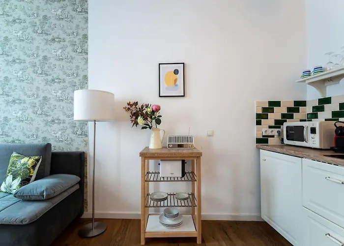 Sleek 1br Flat Near Center By Hm Апартаменти